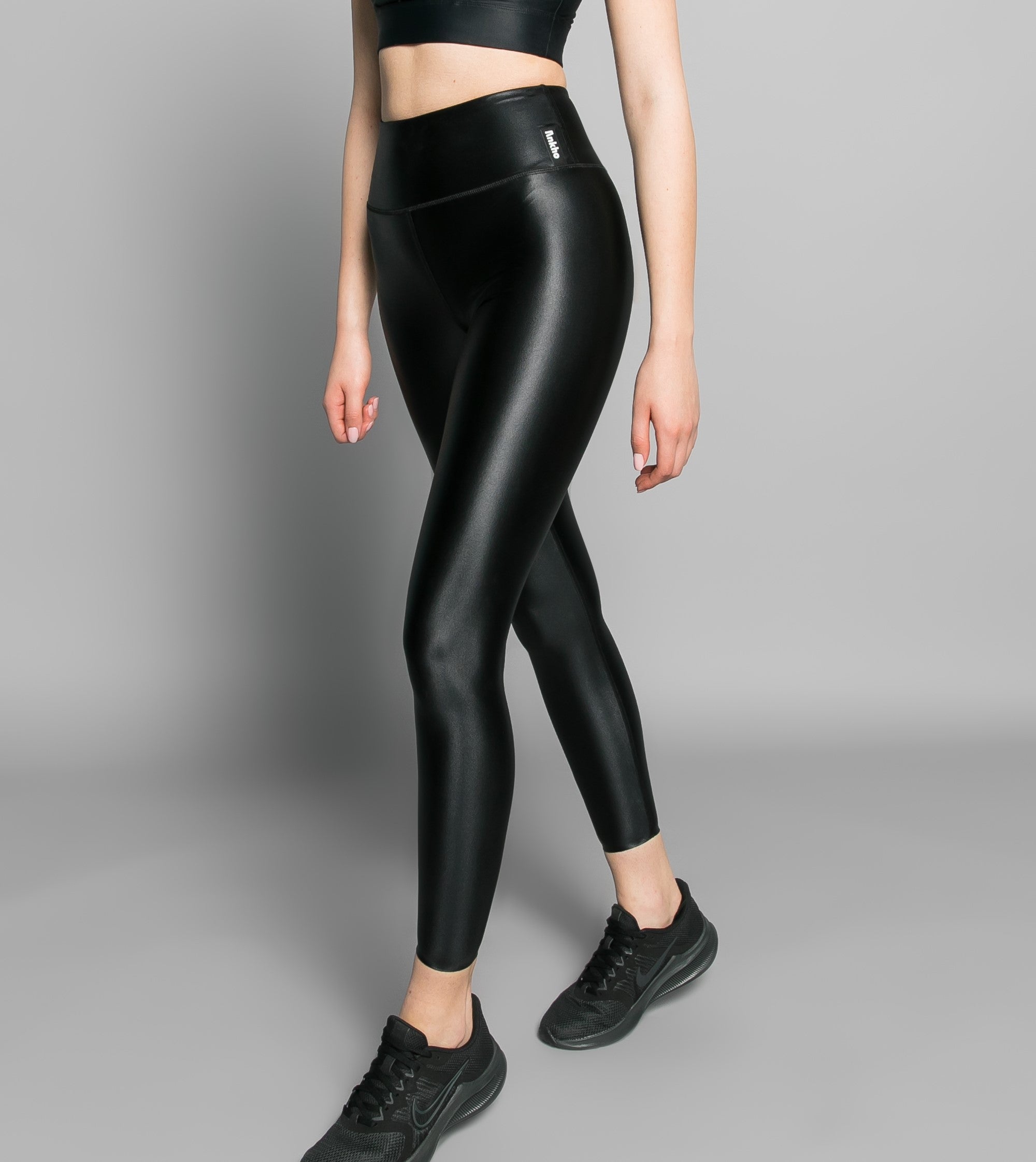 how #to #wear #shiny #leggings  Shiny leggings, Shiny black
